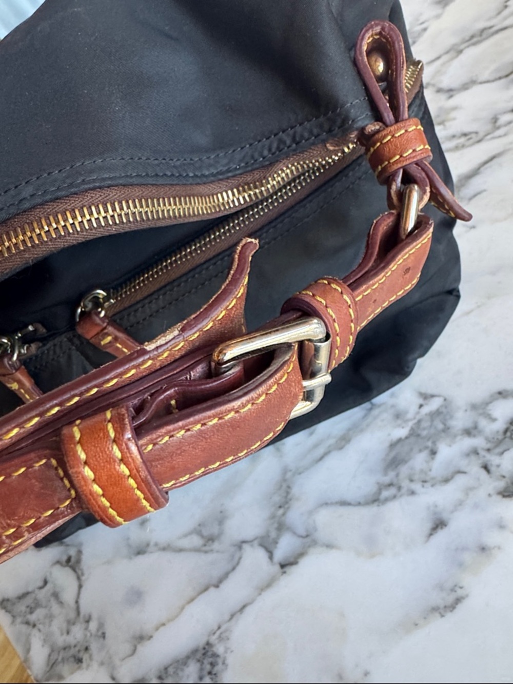 Dooney & Bourke VTG Nylon Shoulder Bag with Brown Leather Trim & Pink Lining - Picture 5 of 15